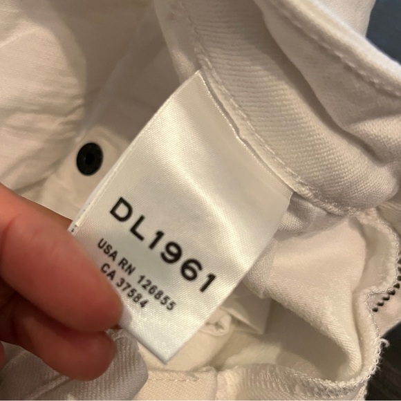 DL1961 Cream Flat Front Shorts - Picture 5 of 5